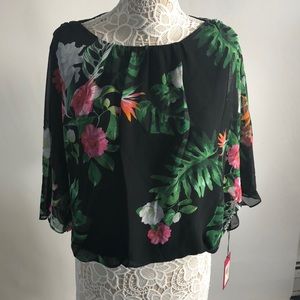 Beautiful light weight Vince Camuto blouse